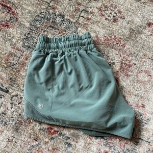 Lululemon Hotty Hot Short 2.5” (Low Rise)